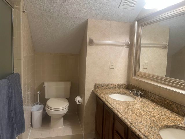 7630 BLACKBERRY FARM RD, Germantown, TN 38138