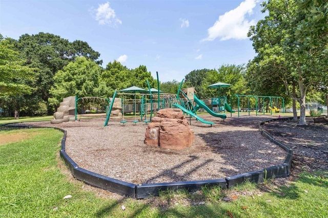 7630 BLACKBERRY FARM RD, Germantown, TN 38138