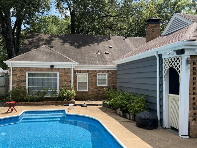 7630 BLACKBERRY FARM RD, Germantown, TN 38138