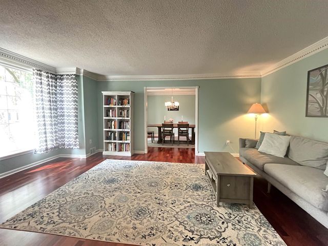 7630 BLACKBERRY FARM RD, Germantown, TN 38138