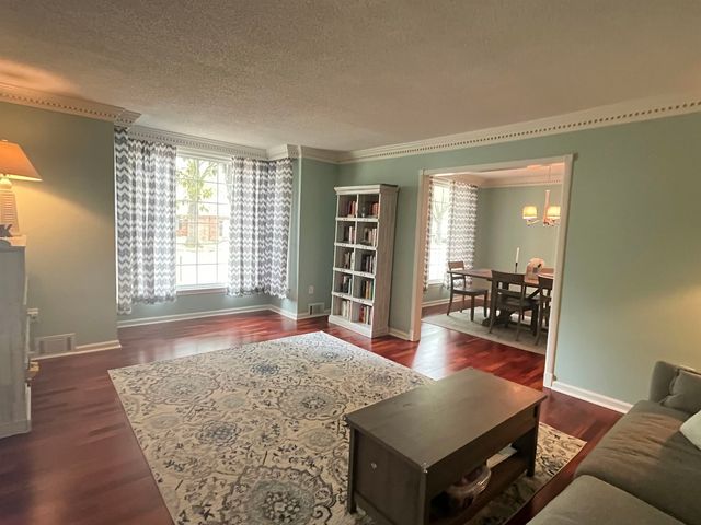 7630 BLACKBERRY FARM RD, Germantown, TN 38138