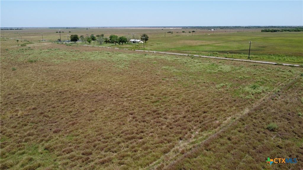 Image 3 of property listing at 10.33 Midway Rd, Inez, TX 77968
