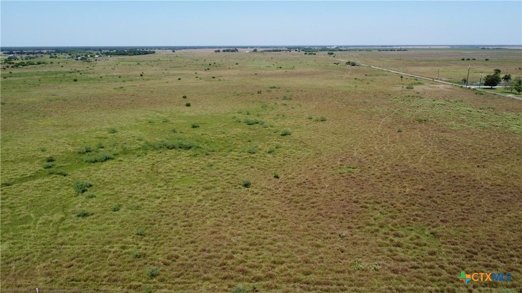 Image 4 of property listing at 10.33 Midway Rd, Inez, TX 77968