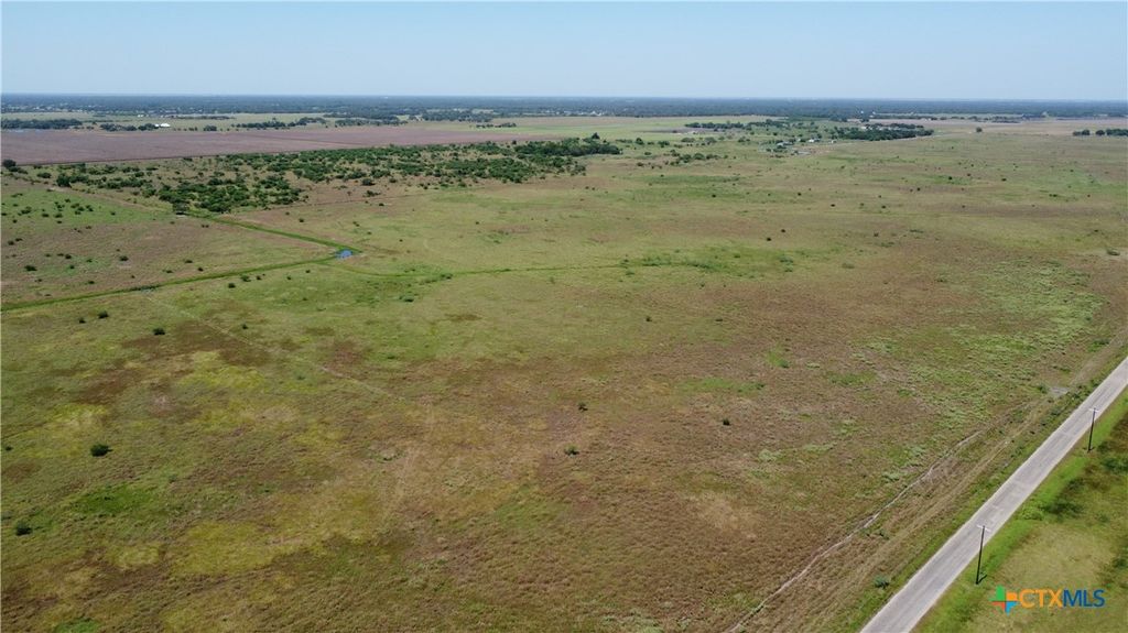 Image 6 of property listing at 10.33 Midway Rd, Inez, TX 77968