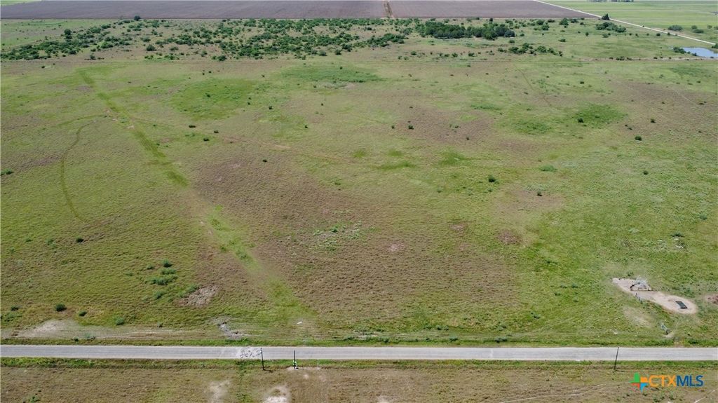 Image 7 of property listing at 10.33 Midway Rd, Inez, TX 77968