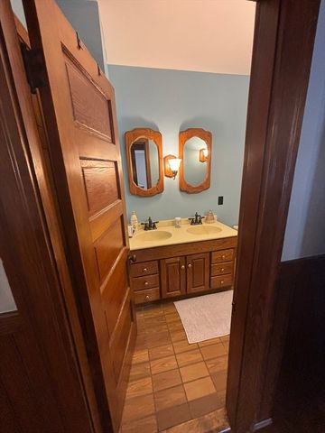 460 Burncoat B, Worcester, MA 01606