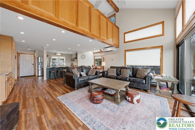 304 Cross Country Lane, Jackson Twp, PA 18372