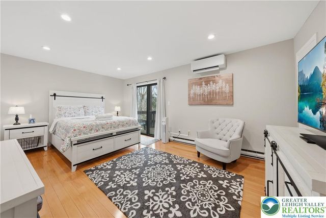 304 Cross Country Lane, Jackson Twp, PA 18372