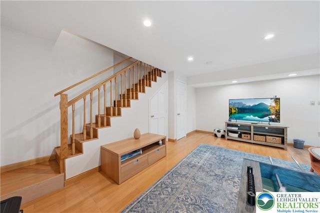 304 Cross Country Lane, Jackson Twp, PA 18372