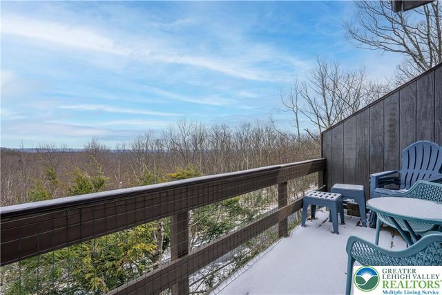 304 Cross Country Lane, Jackson Twp, PA 18372