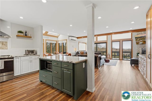 304 Cross Country Lane, Jackson Twp, PA 18372