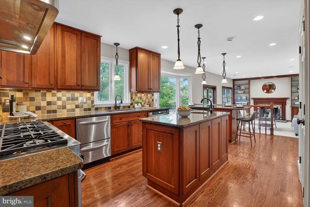 7007 DEVEREUX CIRCLE DR, Alexandria, VA 22315