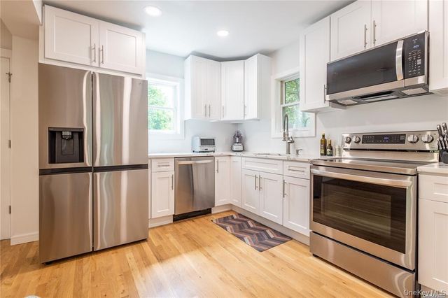 30 Vail Avenue, East Quogue, NY 11942