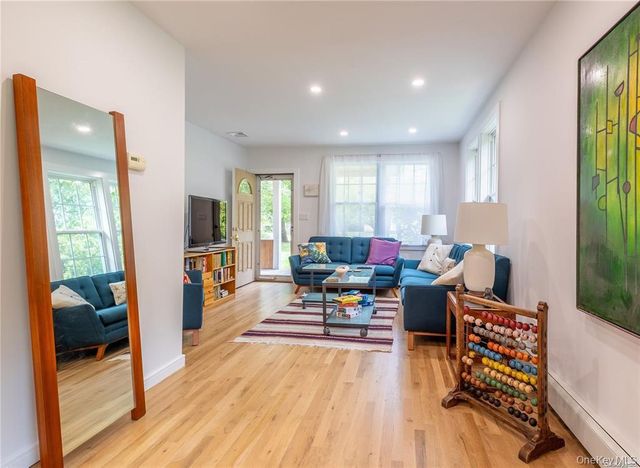 30 Vail Avenue, East Quogue, NY 11942