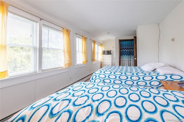 30 Vail Avenue, East Quogue, NY 11942