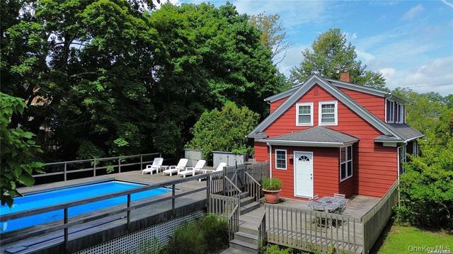 30 Vail Avenue, East Quogue, NY 11942