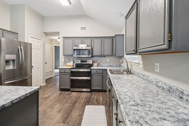 6700 Towerwood Drive, Arlington, TX 76001