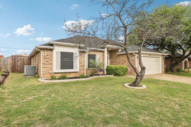 6700 Towerwood Drive, Arlington, TX 76001