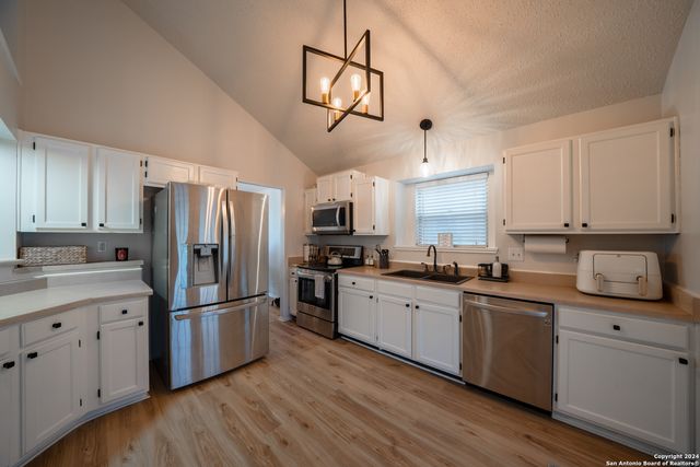 8027 Forest Bridge, Live Oak, TX 78233