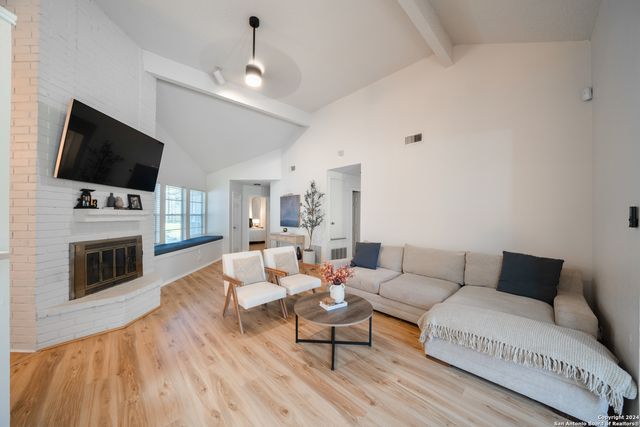 8027 Forest Bridge, Live Oak, TX 78233