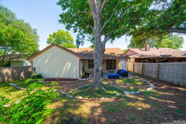 8027 Forest Bridge, Live Oak, TX 78233