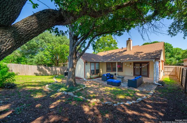 8027 Forest Bridge, Live Oak, TX 78233