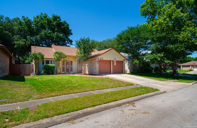 8027 Forest Bridge, Live Oak, TX 78233