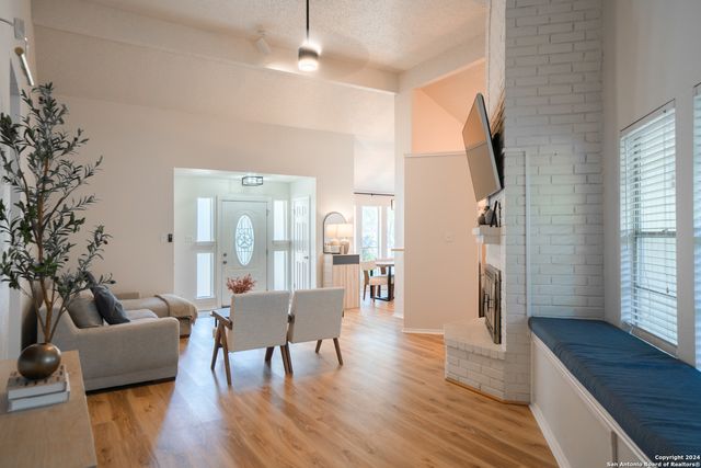 8027 Forest Bridge, Live Oak, TX 78233