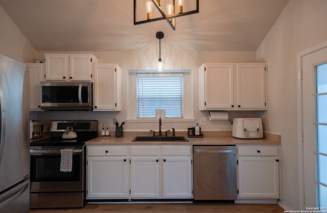 8027 Forest Bridge, Live Oak, TX 78233