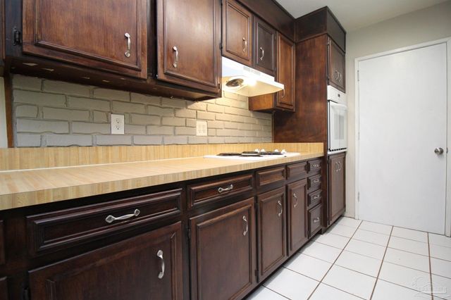 86 S Madison Dr, Pensacola, FL 32505