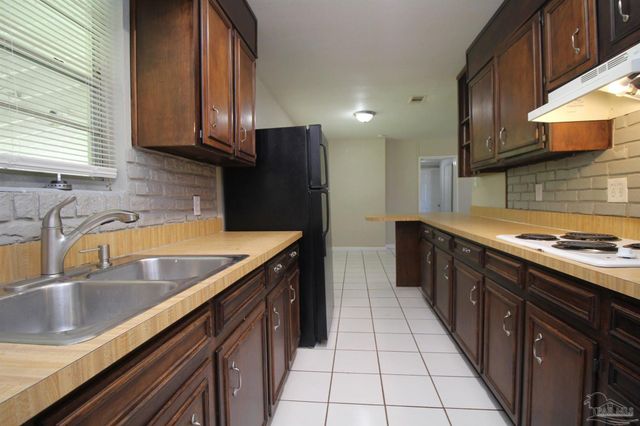 86 S Madison Dr, Pensacola, FL 32505