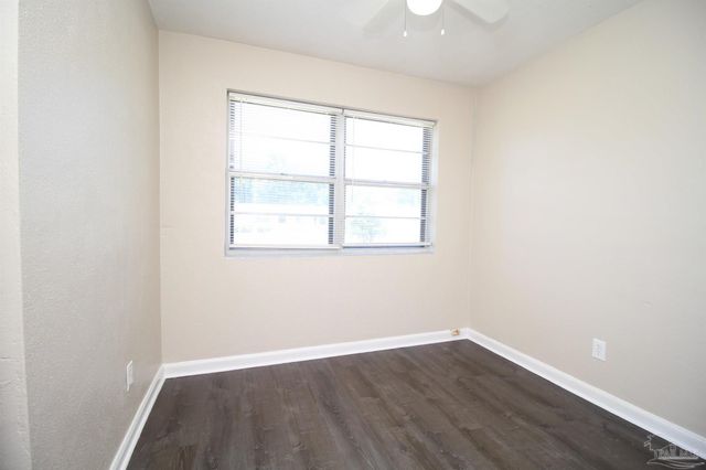 86 S Madison Dr, Pensacola, FL 32505