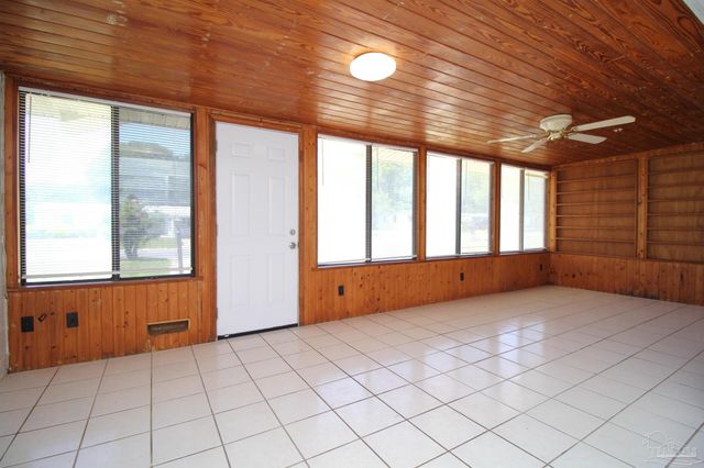 86 S Madison Dr, Pensacola, FL 32505
