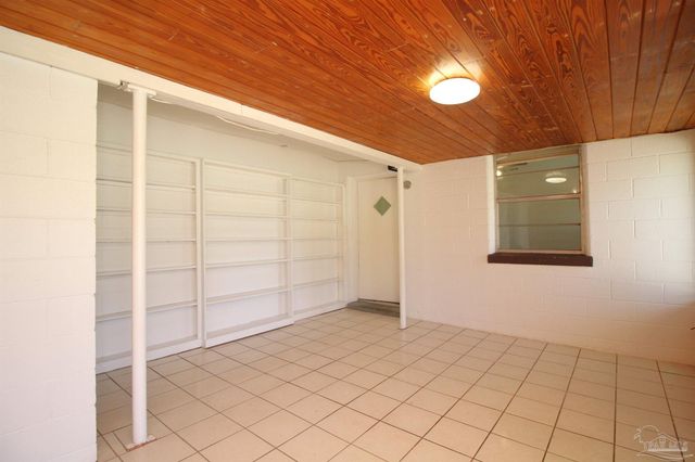 86 S Madison Dr, Pensacola, FL 32505