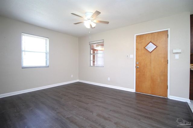 86 S Madison Dr, Pensacola, FL 32505