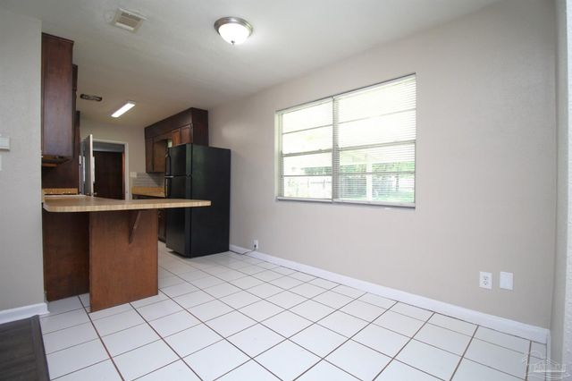 86 S Madison Dr, Pensacola, FL 32505
