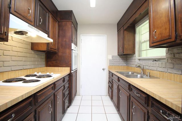 86 S Madison Dr, Pensacola, FL 32505