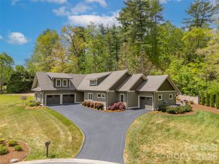 161 Linda Ann Drive, Flat Rock, NC 28731