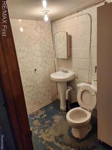 995 Lakeview Street, Waterford, MI 48328