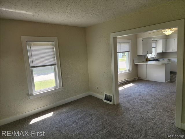 995 Lakeview Street, Waterford, MI 48328