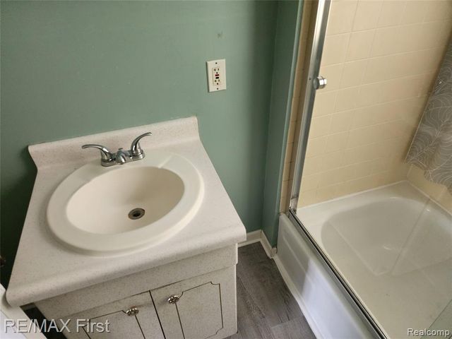995 Lakeview Street, Waterford, MI 48328