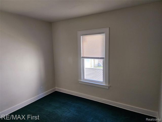 995 Lakeview Street, Waterford, MI 48328