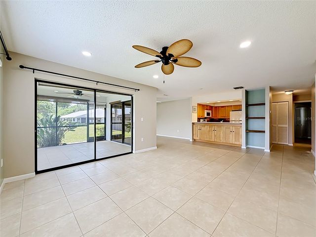 2733 COUNTRYSIDE BOULEVARD 105, Clearwater, FL 33761