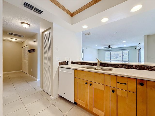 2733 COUNTRYSIDE BOULEVARD 105, Clearwater, FL 33761