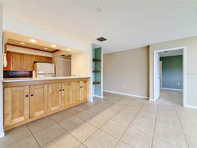2733 COUNTRYSIDE BOULEVARD 105, Clearwater, FL 33761