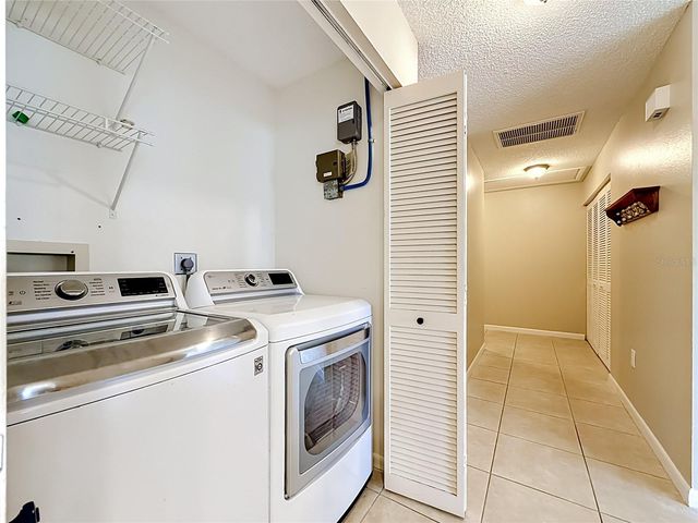 2733 COUNTRYSIDE BOULEVARD 105, Clearwater, FL 33761
