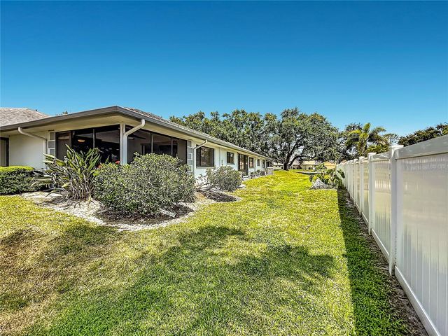 2733 COUNTRYSIDE BOULEVARD 105, Clearwater, FL 33761