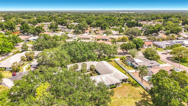 2733 COUNTRYSIDE BOULEVARD 105, Clearwater, FL 33761