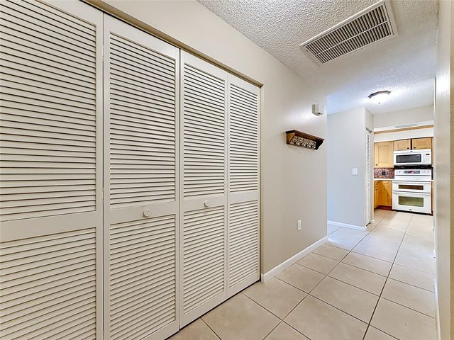 2733 COUNTRYSIDE BOULEVARD 105, Clearwater, FL 33761