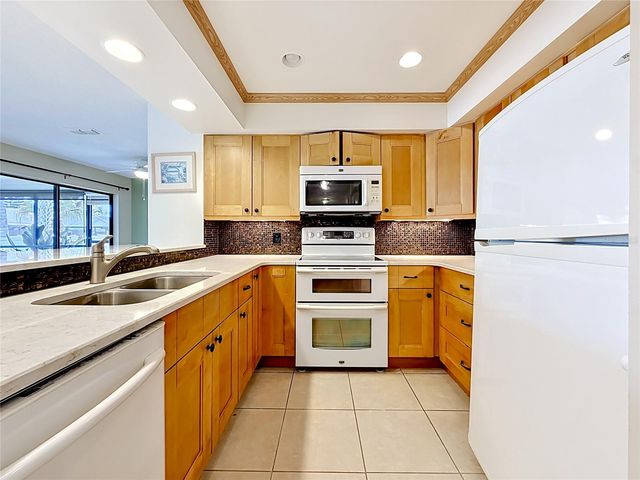 2733 COUNTRYSIDE BOULEVARD 105, Clearwater, FL 33761